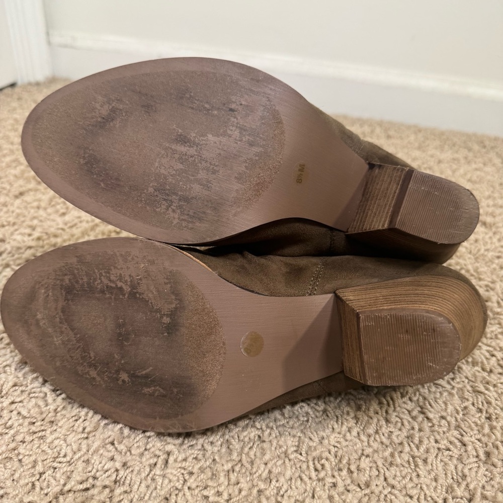 Diba Festival Brown Suede Slouch Bootie Chunky Heel Almond Toe Women's 8.5 - Picture 7 of 9